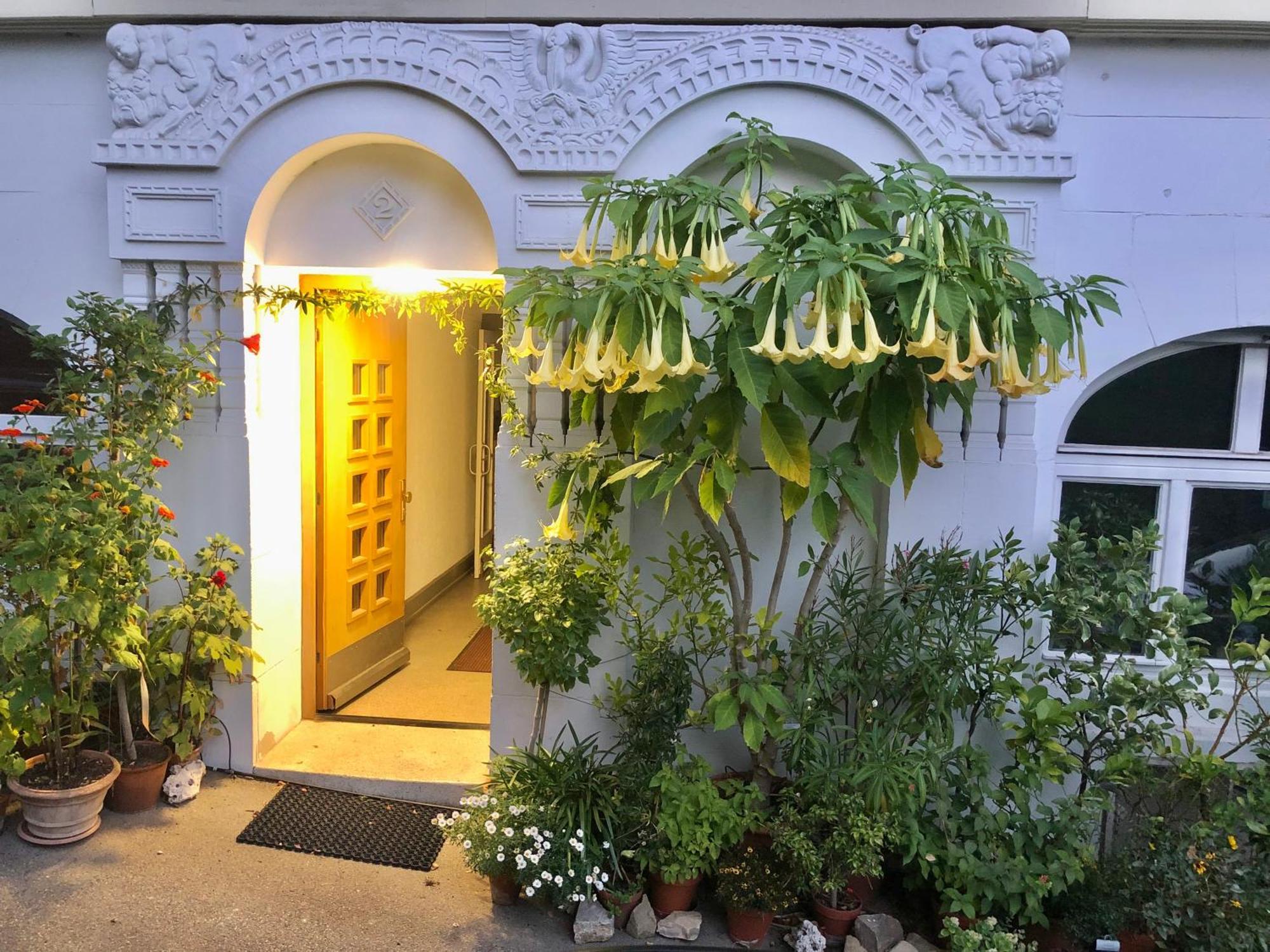 Zimmer Mit Parkblick Stuttgart Exterior photo